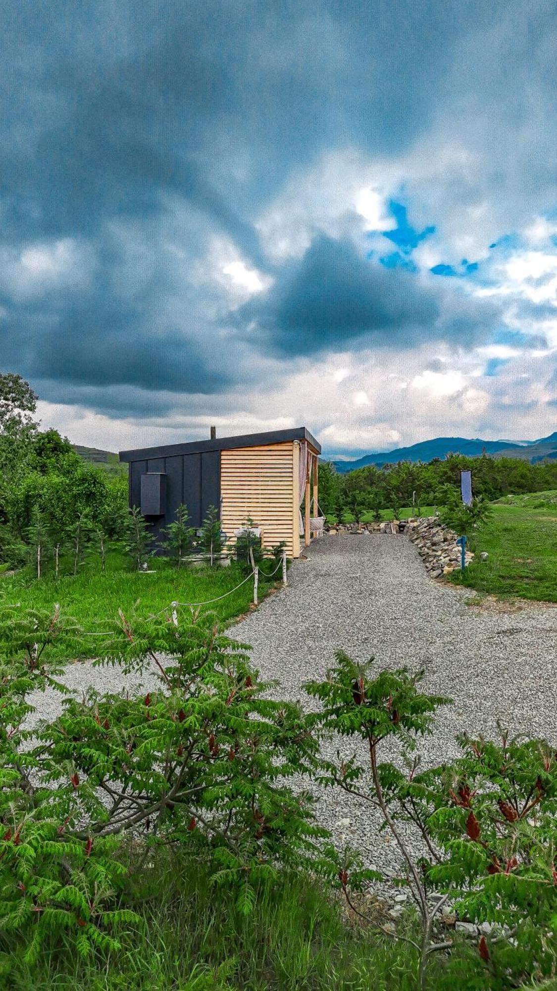 Kubiq Transalpina Villa Petresti Bagian luar foto