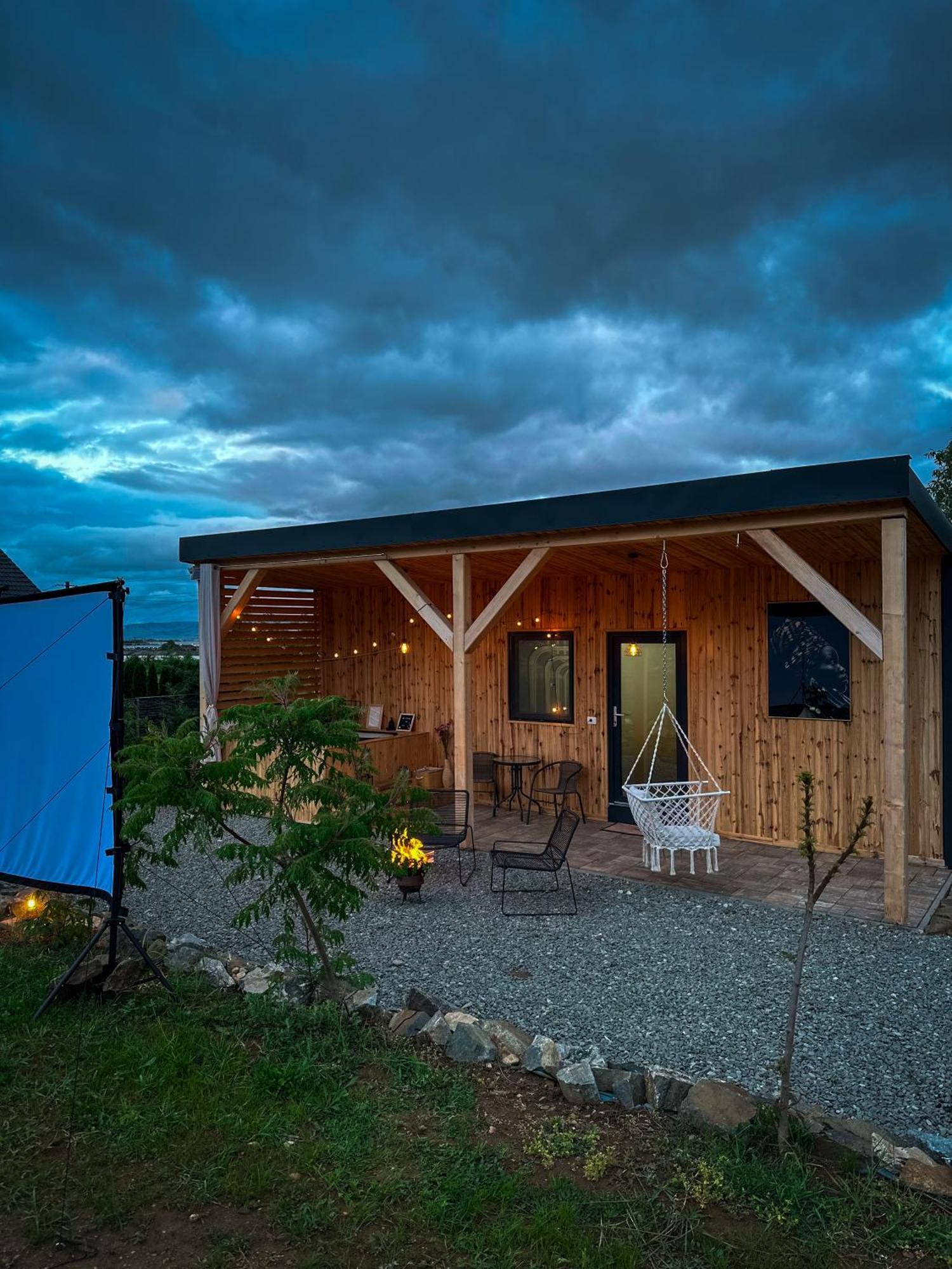 Kubiq Transalpina Villa Petresti Bagian luar foto
